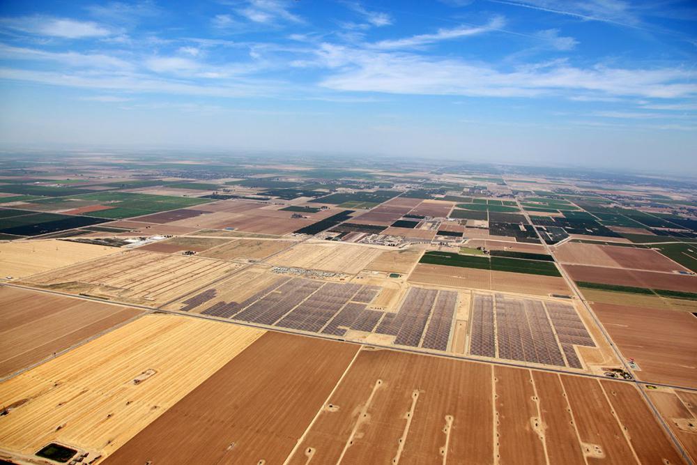 A solar project on top of an old oil field in California’s Kern County A solar project on top of an old oil field in California’s Kern County